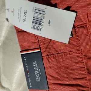 Tommy Hilfiger Men's Flat Front Shorts Provincetown Red (36)